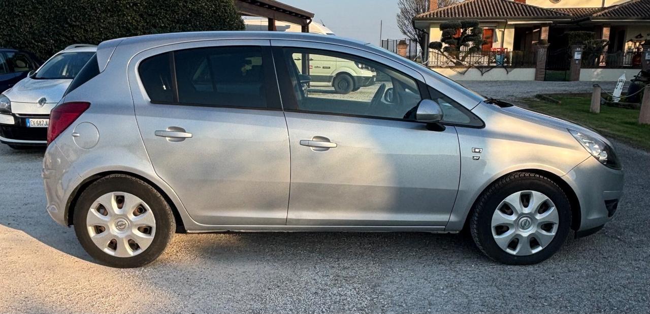 Opel Corsa 1.2 80CV 5 porte GPL-TECH Edition