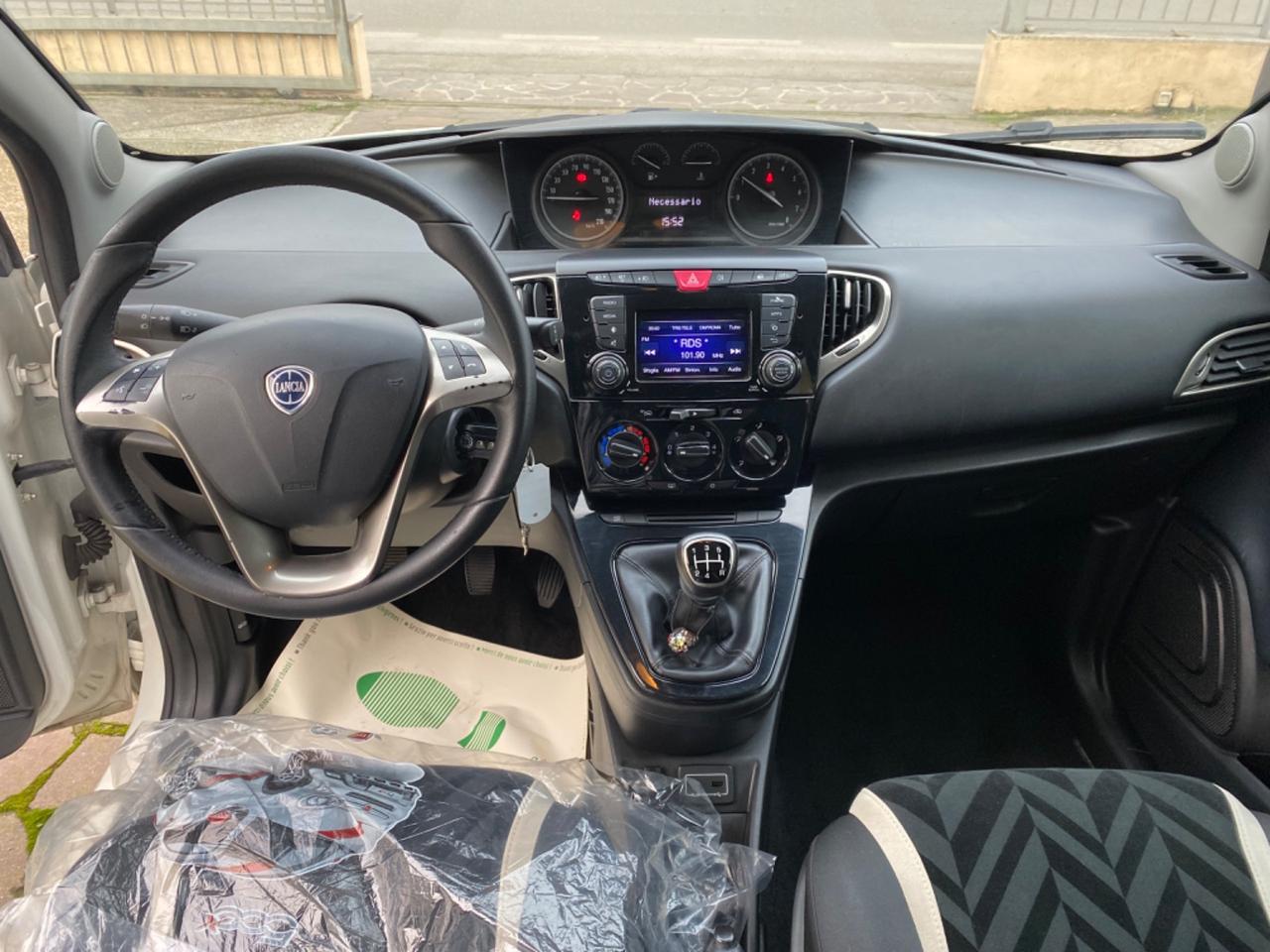 Lancia Ypsilon 1.2 69 CV 5 porte Gold