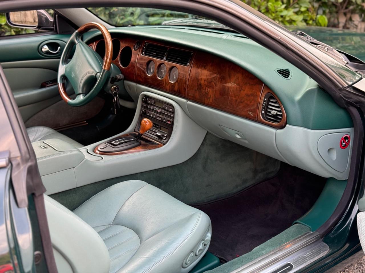 Jaguar XK8 - 4.0 V8 - Verde su Verde