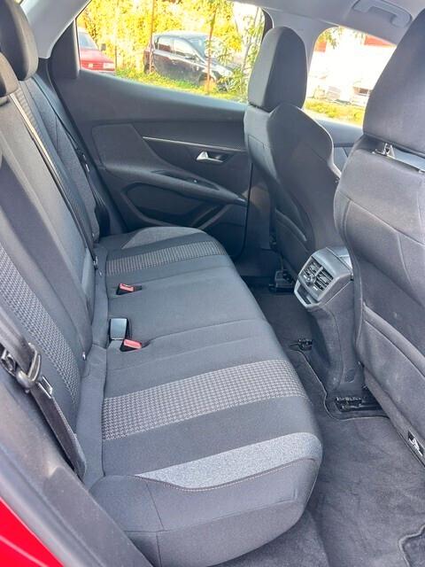 Peugeot 3008 BlueHDi 130 S&S Allure