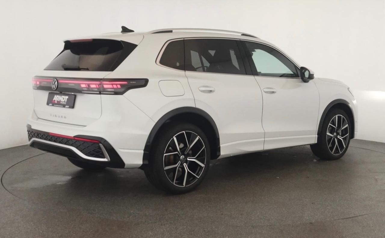Volkswagen Tiguan 2.0TDi DSG R Line Navi Tetto Cerchi neri
