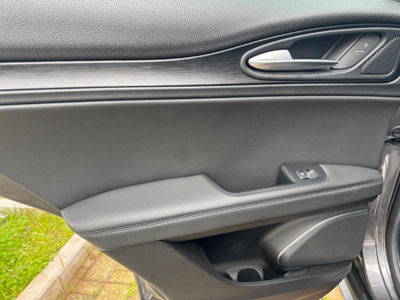 Alfa Romeo Stelvio 2.0 Turbo 200 CV AT8 Q4 Executive