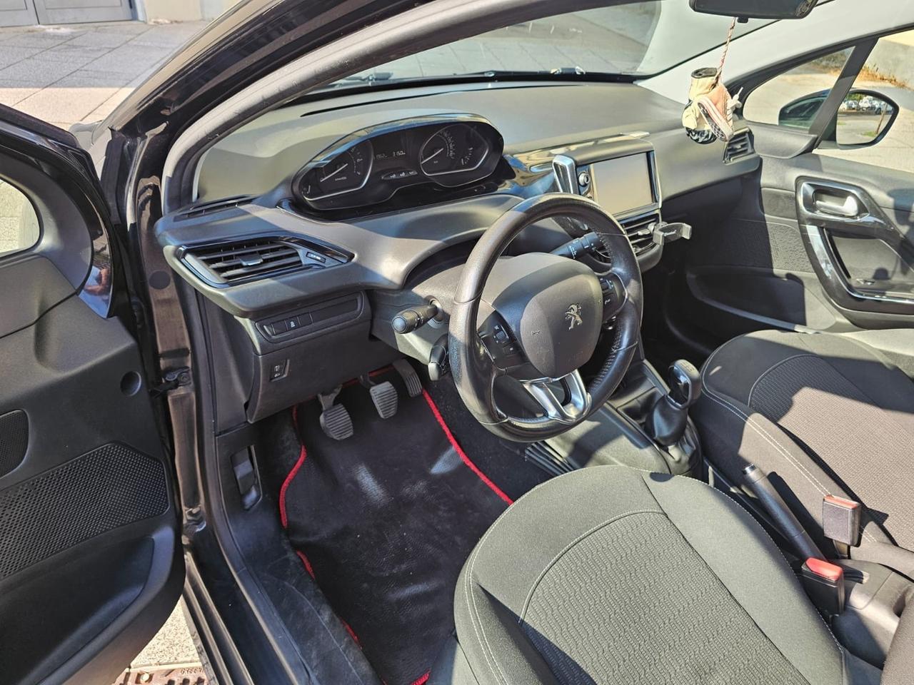 Peugeot 208 1.2 82 CV ALLURE 2018