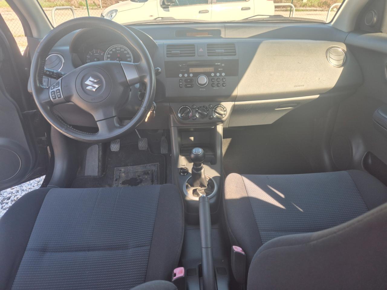 Suzuki Swift 1.3 4x4 5p. GL