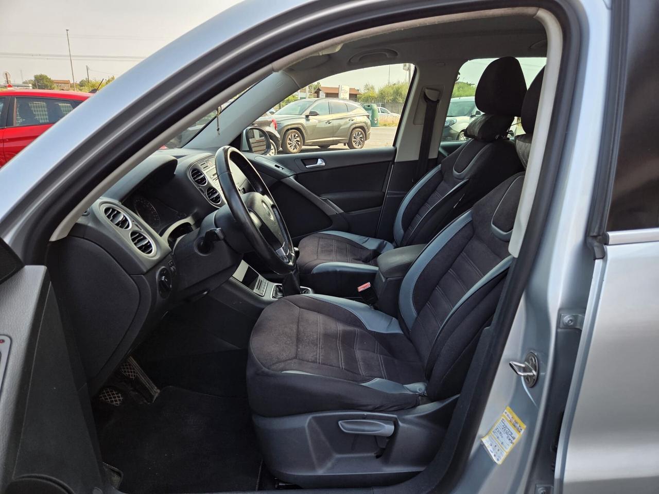 Volkswagen Tiguan 2.0 16V TDI DPF Sport & Style (18°)