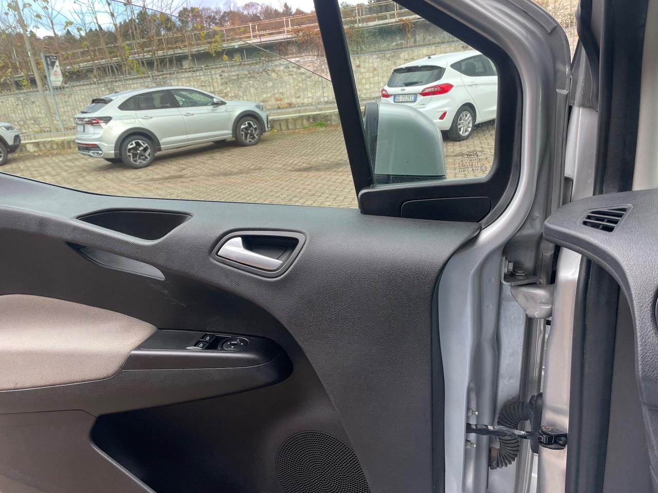 Ford Tourneo Courier 1.5 TDCI 75 CV Titanium Navy