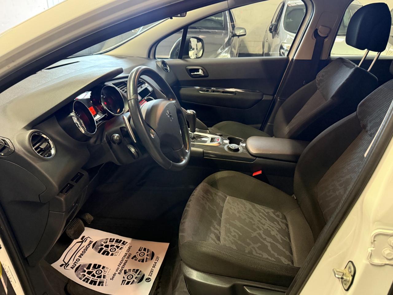 Peugeot 3008 1.6 HDi 112CV cambio robotizzato Premium