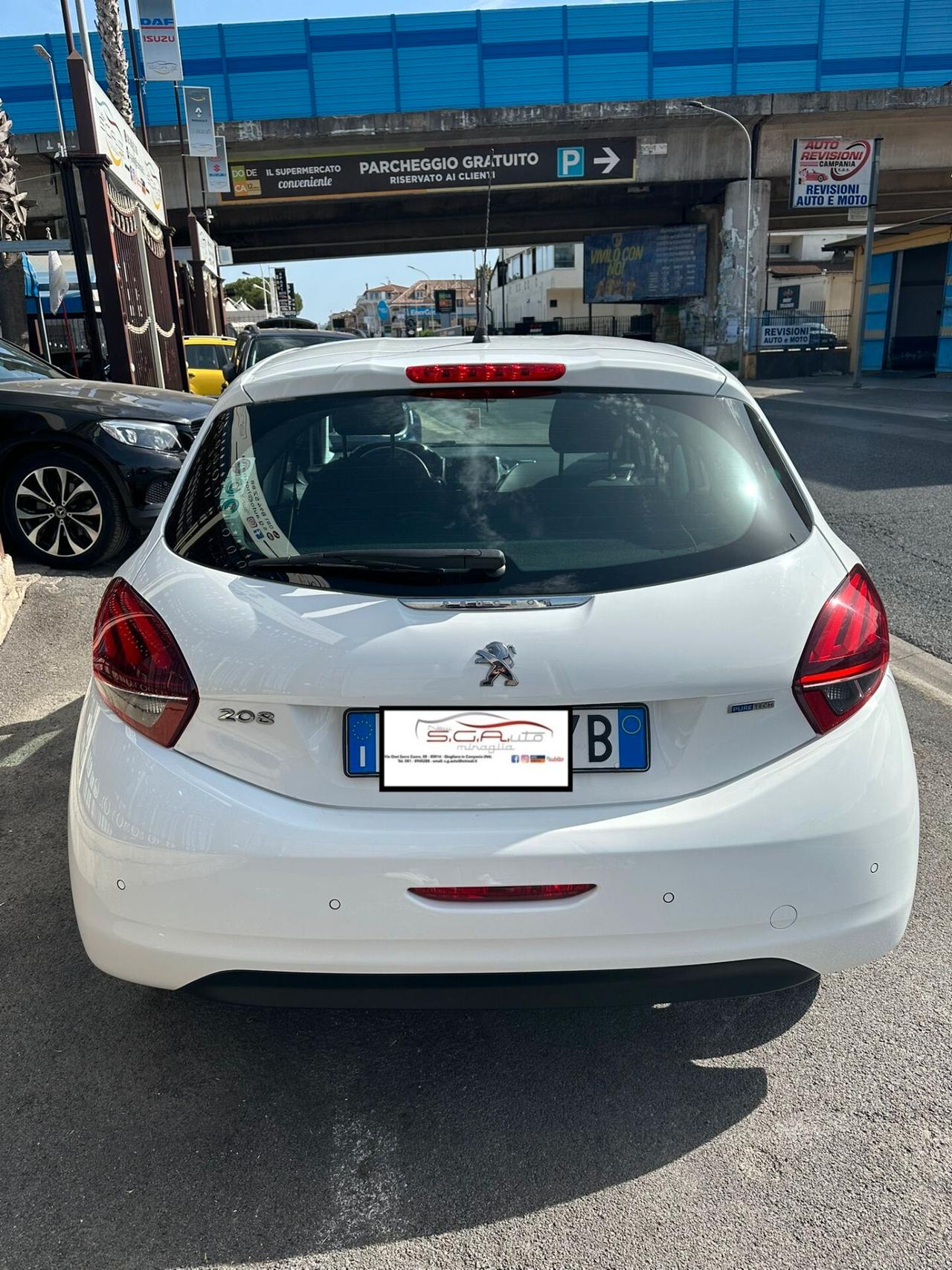 Peugeot 208 PureTech 82 5p. GPL Allure