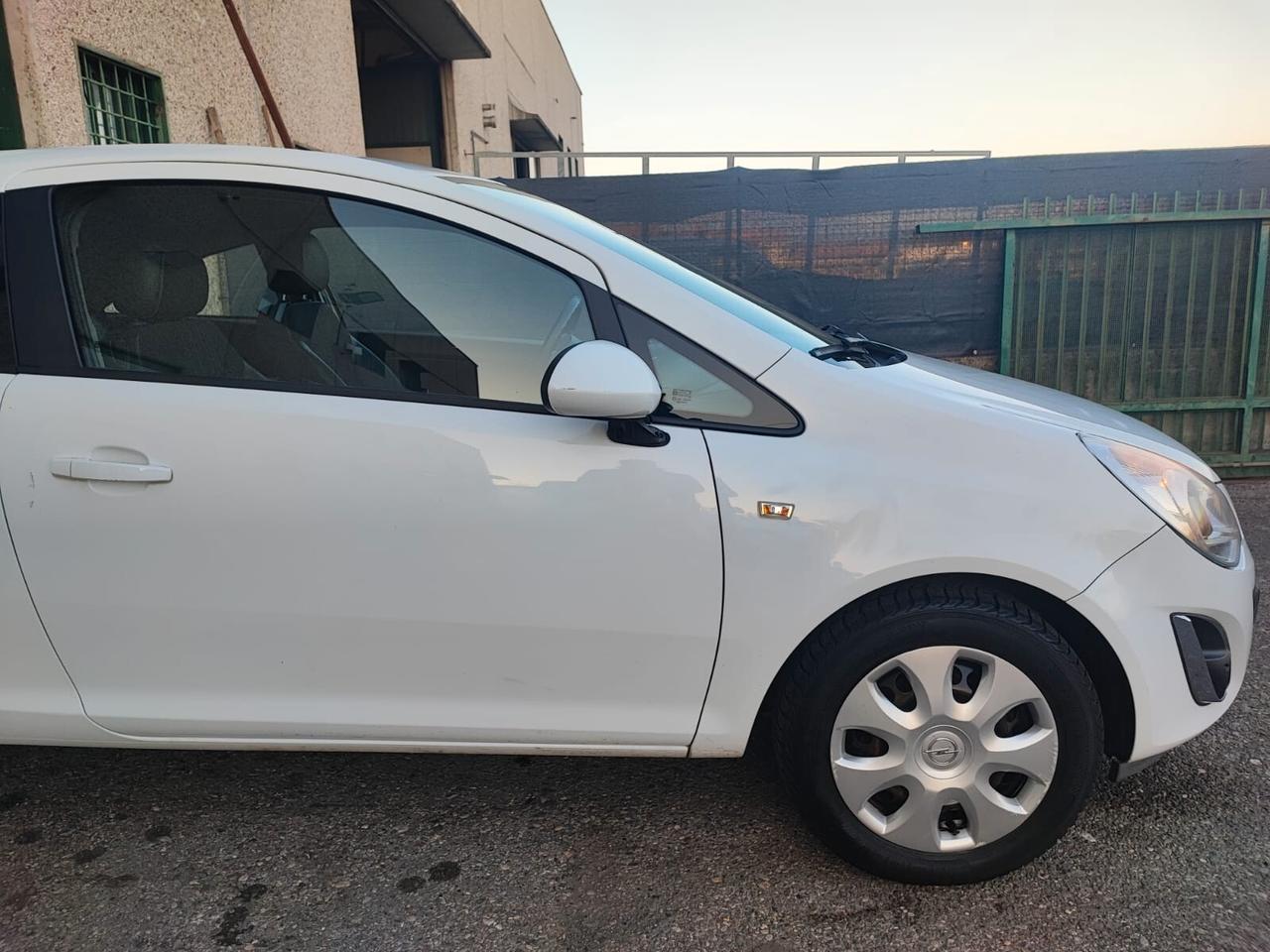 Opel Corsa 1.0 3 PORTE BENZINA NEOPATENTATI 2012