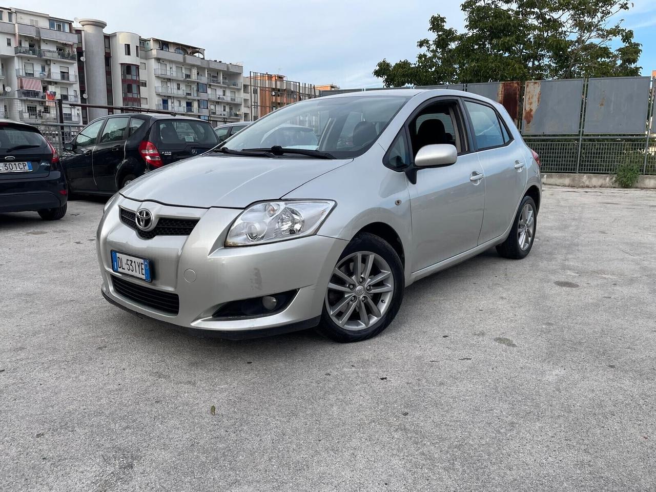 Toyota Auris 2.0 DIESEL 5 porte IN OTTIME CONDIZIONI