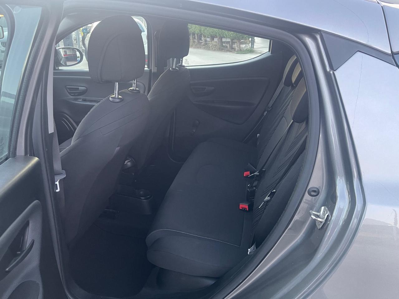 Lancia Ypsilon 1.0 FireFly 5 porte S&S Hybrid Gold