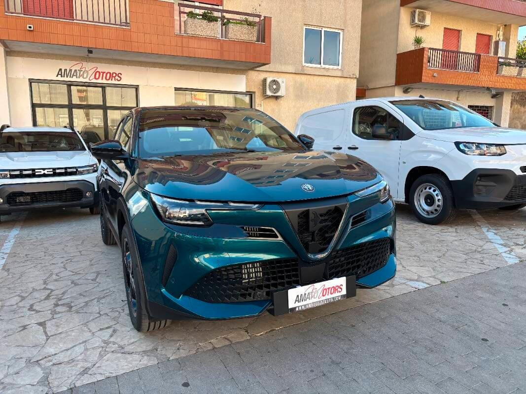 Alfa Romeo Junior 1.2 ibrida Speciale 145cv edct6