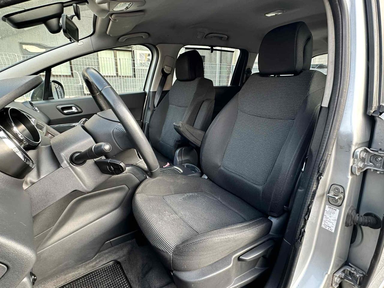 Peugeot 5008 1.6 HDi 112CV-7POSTI-GARANZIA-2012