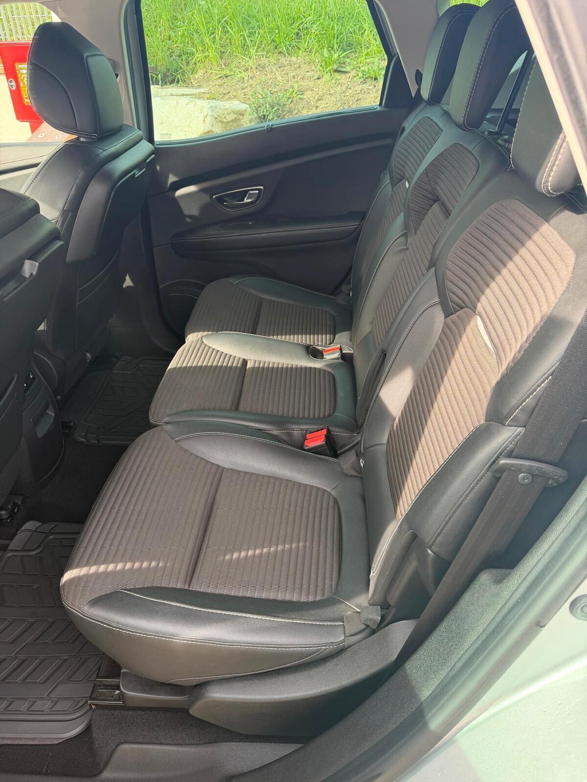 Renault Scenic DCI 8V 110CV EDC Energy Bose