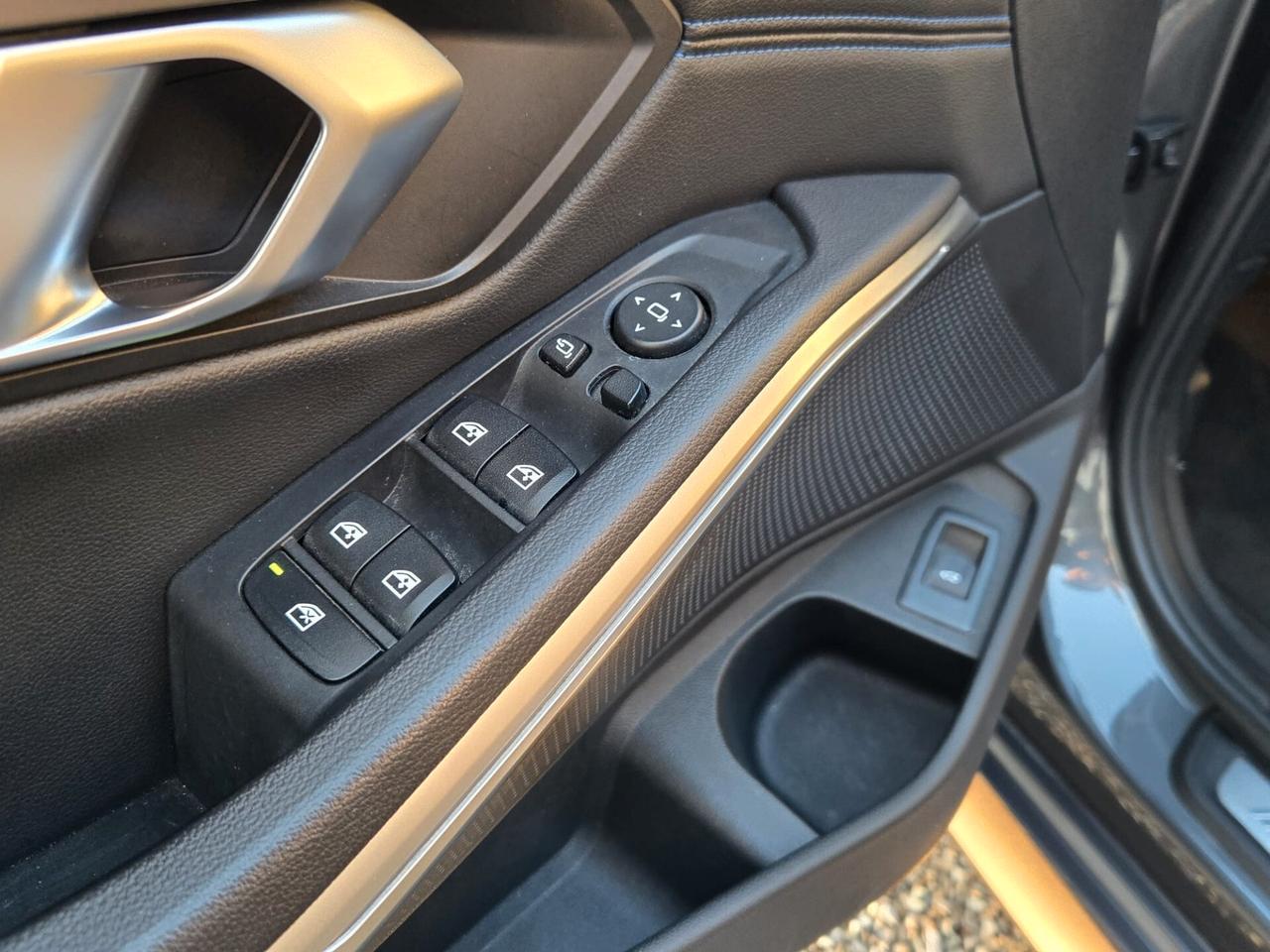 BMW 318D TOURING MSPORT INTERNO ED ESTERNO