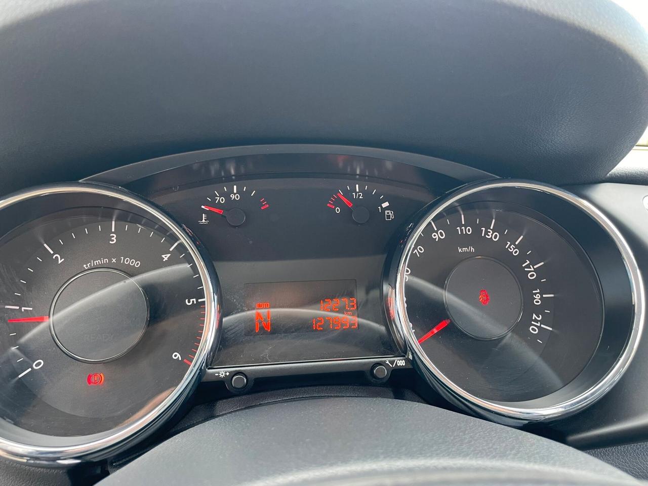 Peugeot 3008 1.6 e-HDi 115CV cambio robotizzato Stop&Start Allure