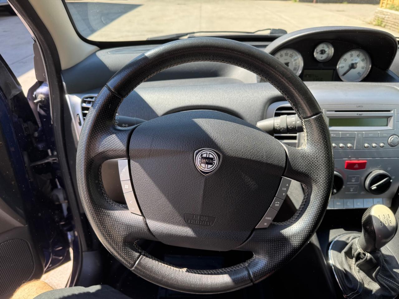 Lancia Ypsilon 1.3 MJT 75 CV PER COMMERCIANTI