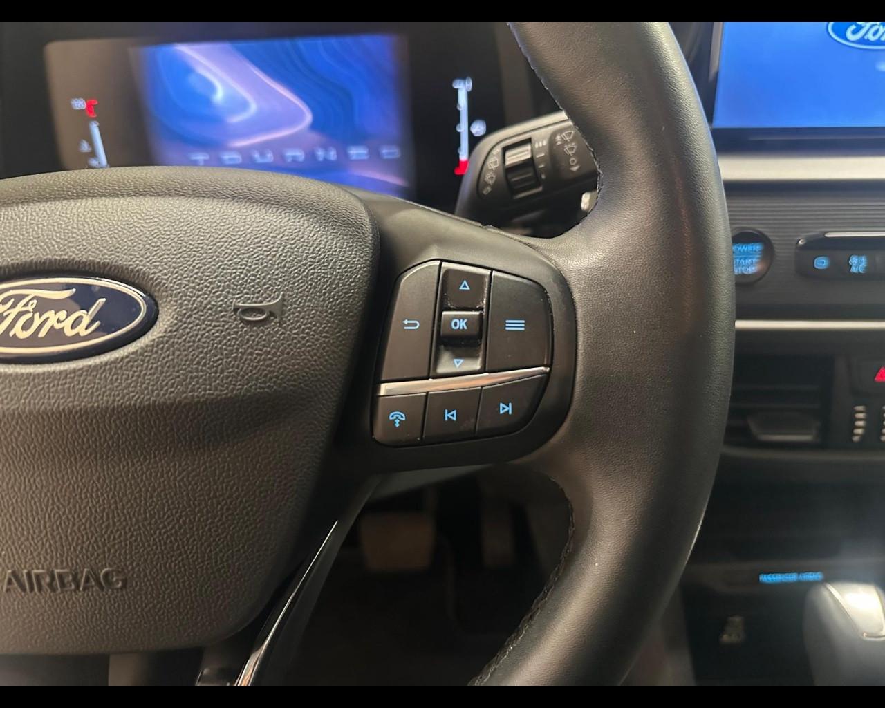 FORD Tourneo Courier 2ªs - Tourneo Courier 1.0 EcoBoost Powershift Titanium