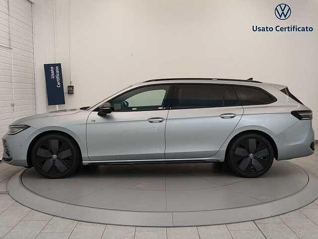 Volkswagen Passat 9ª serie 1.5 eTSI 150 CV ACT DSG R-Line