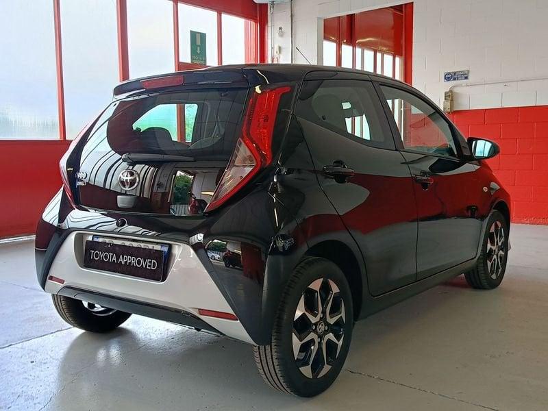 Toyota Aygo Connect 1.0 VVT-i 72 CV 5 porte x-play