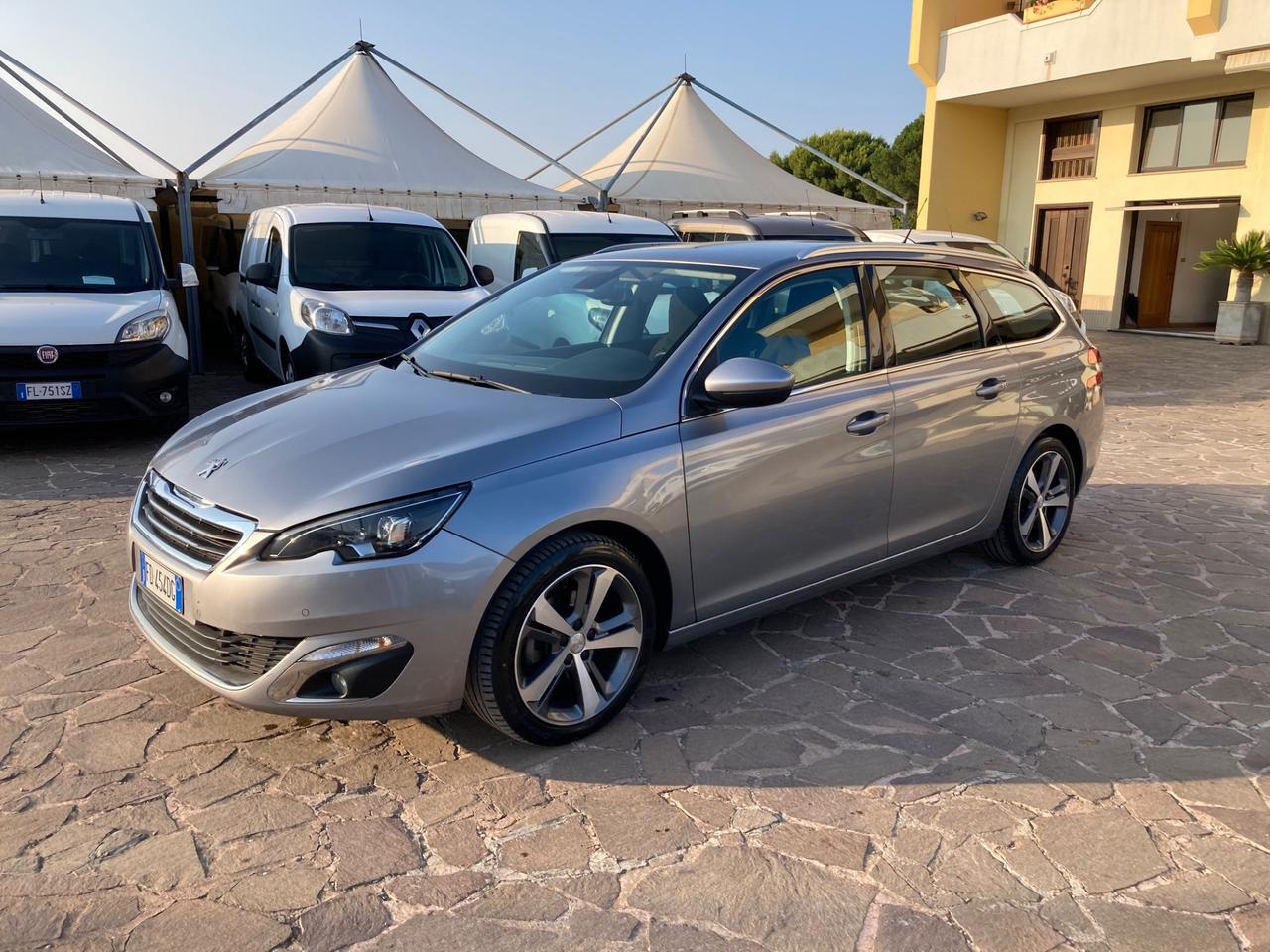 Peugeot 308 BlueHDi 120 S&S SW Allure ( Gancio Traino)