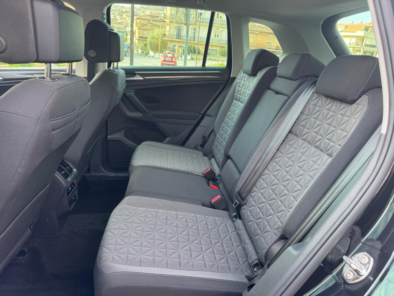 VOLKSWAGEN TIGUAN 2.0 TDI LIFE FULL IVA NEO PATENTATI