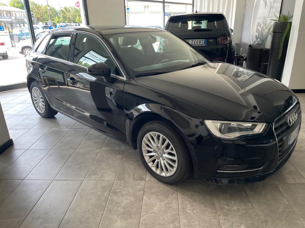 Audi A3 Sedan 1.6 TDI clean diesel S tronic Ambiente