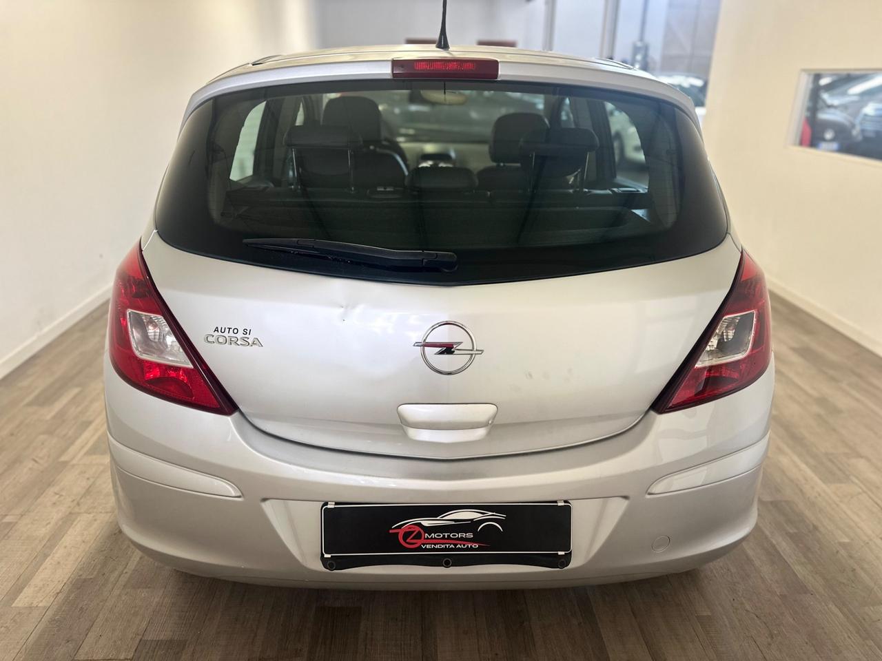 Opel Corsa 1.2 5 porte Cosmo NEOPATENTATI