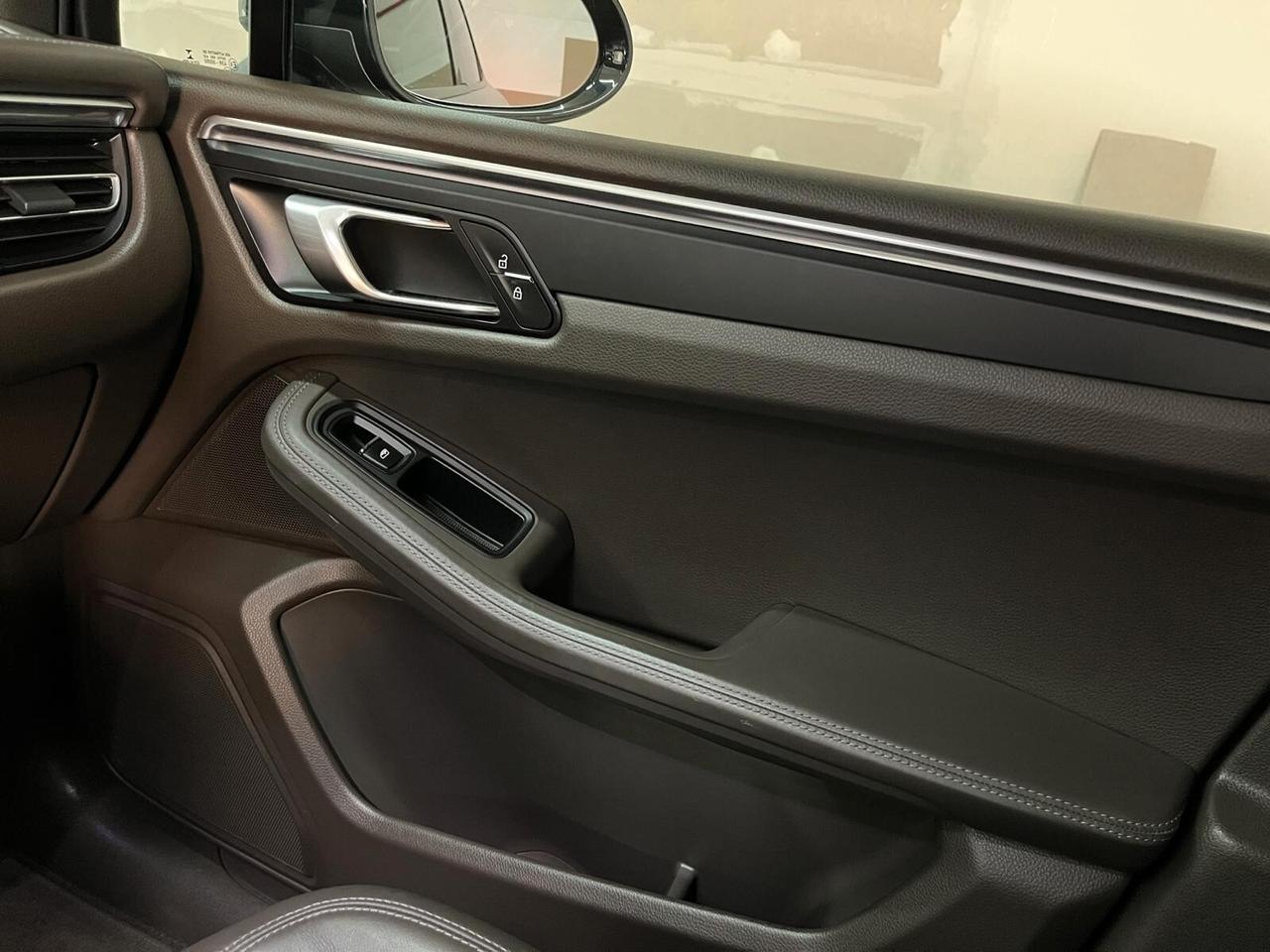 Porsche Macan 2.0 Benzina 245 cv pdk Tetto 2021