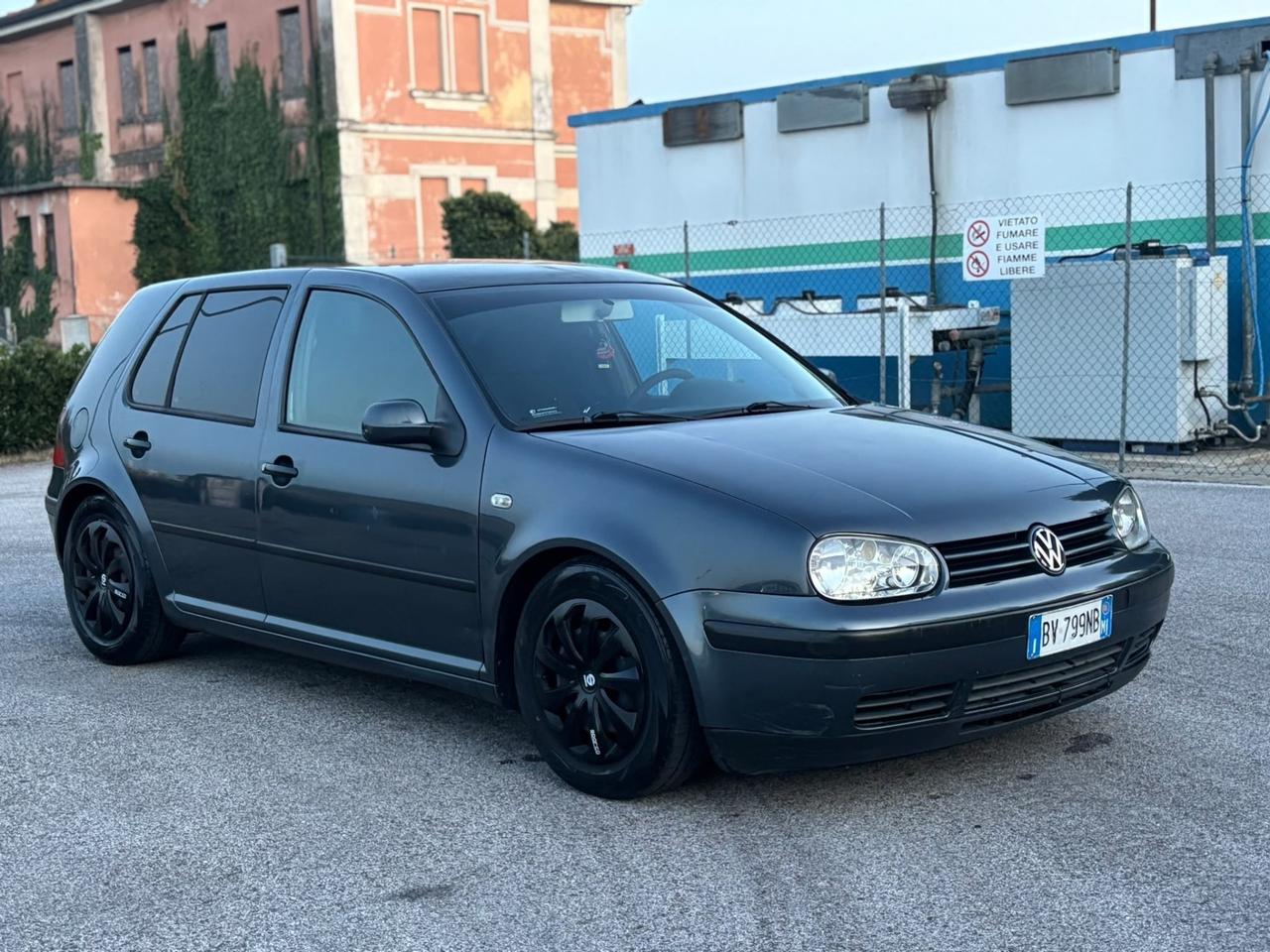 Volkswagen Golf 1.6 16V cat 5 porte Highline