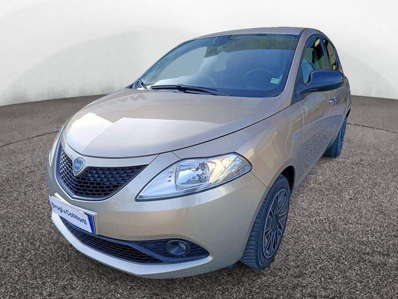 Lancia Ypsilon 1.0 firefly hybrid Gold s&s 70cv 5 Porte 1.0 FireFly Hybrid 70cv Gold S&S