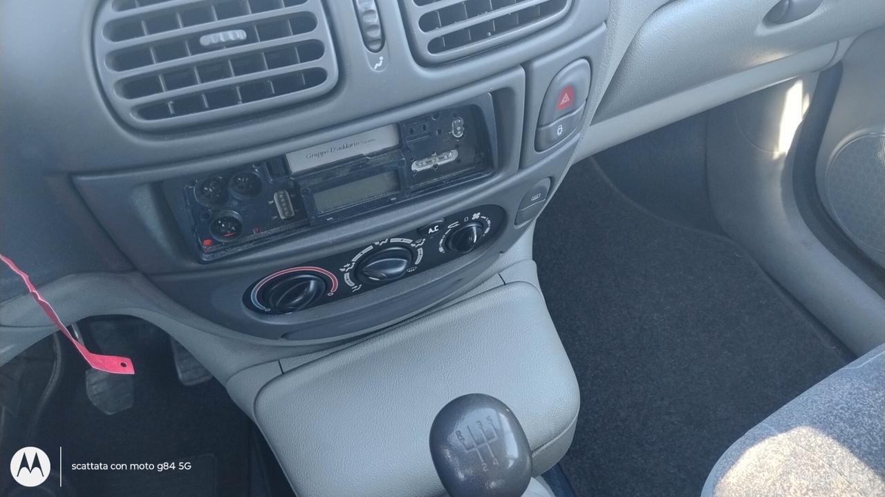 Renault Megane Scénic 1.6 16V RXE