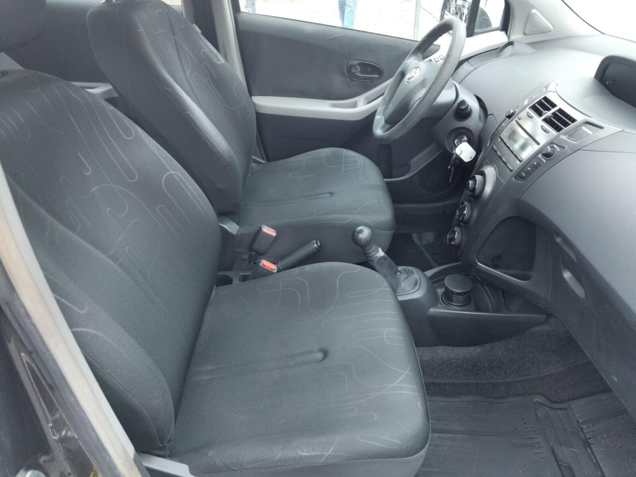 Toyota Yaris 1.0 5 porte Luxury pack