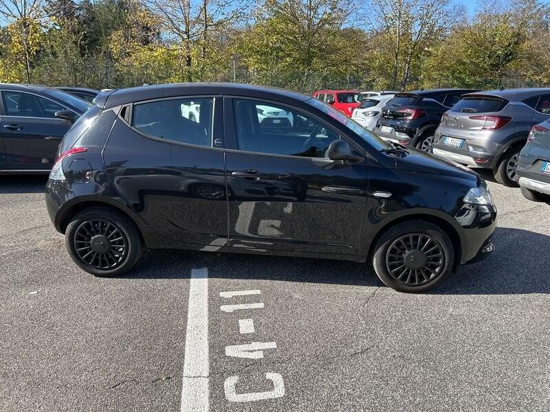 Lancia Ypsilon III 2015 1.0 hybrid Silver s&s 70cv