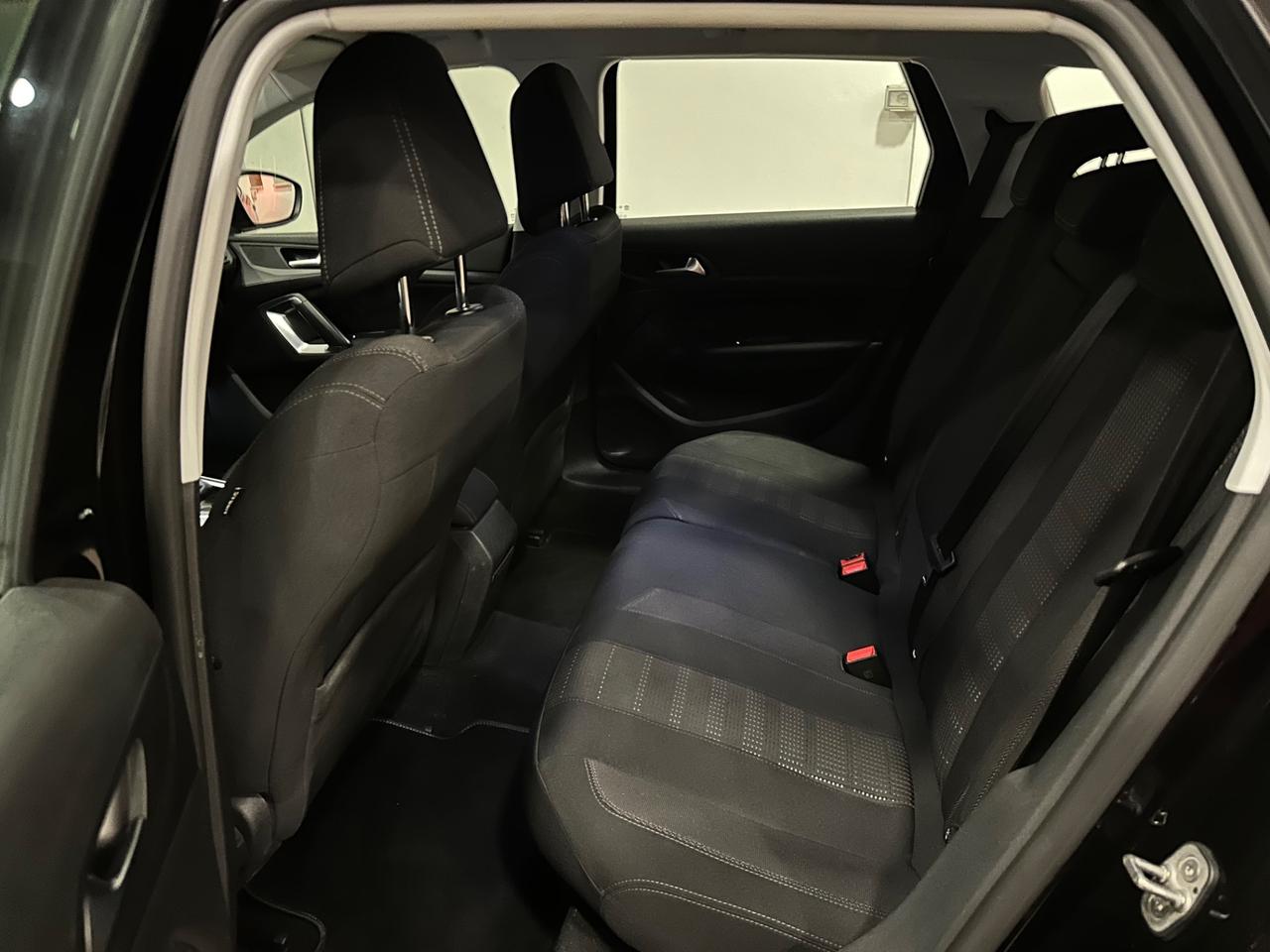 Peugeot 308 BlueHDi 120 S&S SW Allure