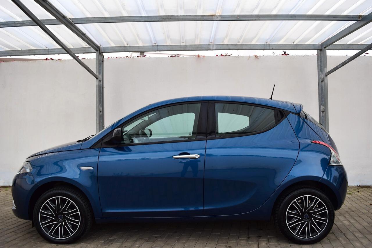 Lancia Ypsilon 1.0 Firefly Hybrid 70 cv Gold