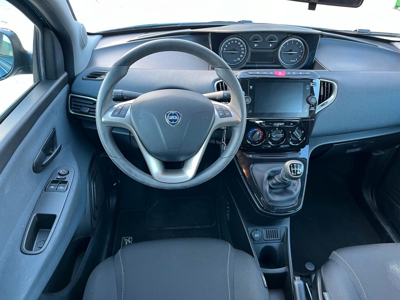 Lancia Ypsilon 1.0 FireFly 5 porte S&S Hybrid Gold