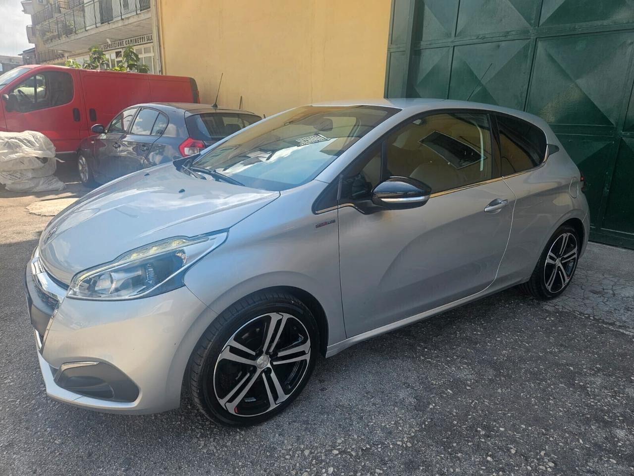 Peugeot 208 BlueHDi 120 GT Line 2016