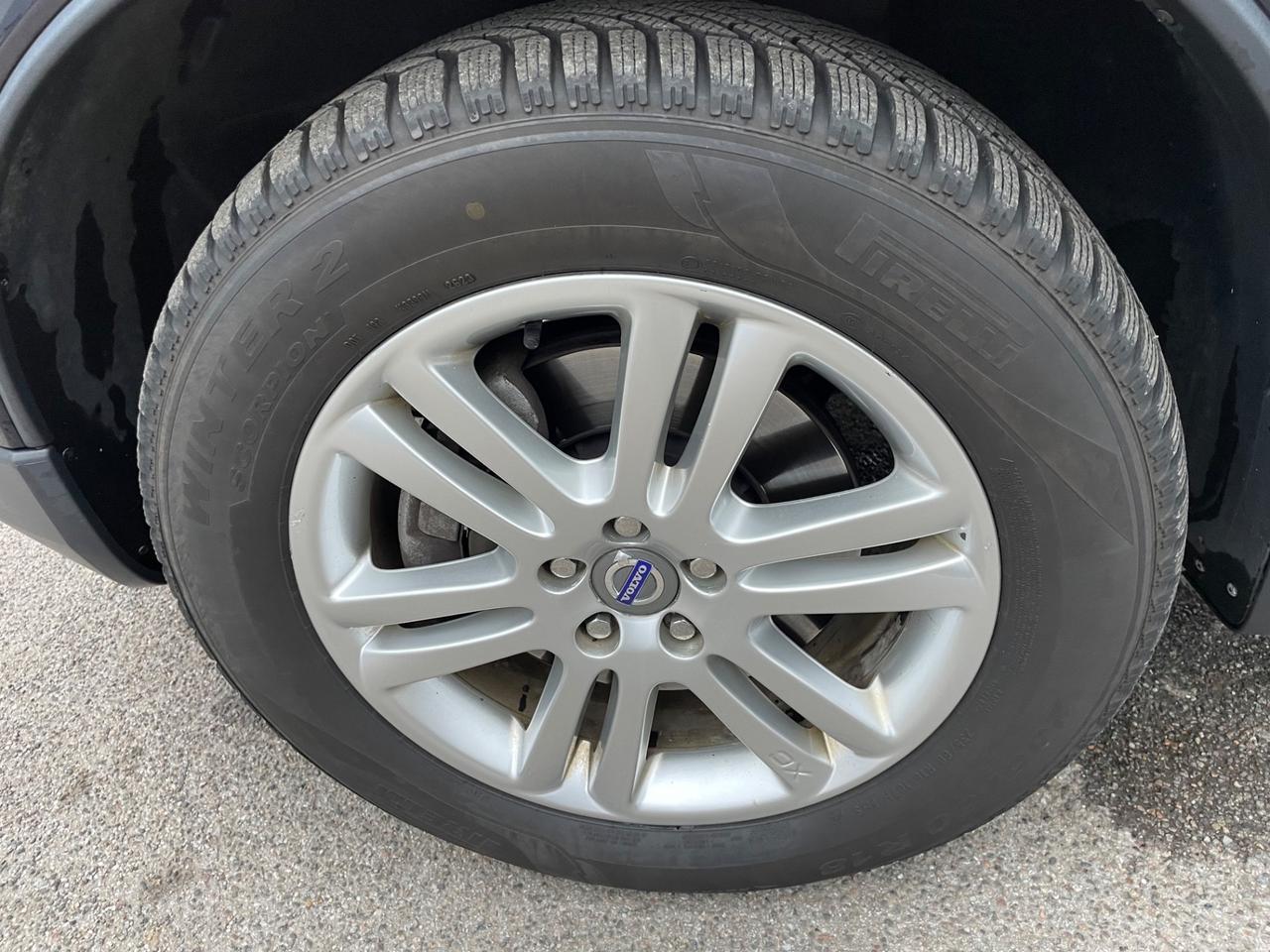 Volvo XC 90 XC90 2.4 D5 185 CV aut. AWD Executive* 7 posti *