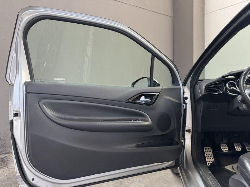 Citroën DS3 Cabrio 1.6 e-hdi Sport Chic 90cv NEOPATENTATI