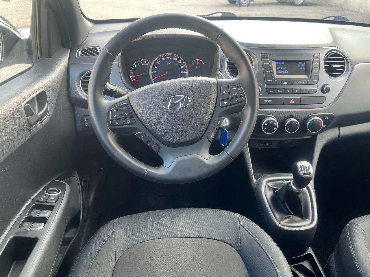 Hyundai i10-1.0 benz/cv 65- full -2018