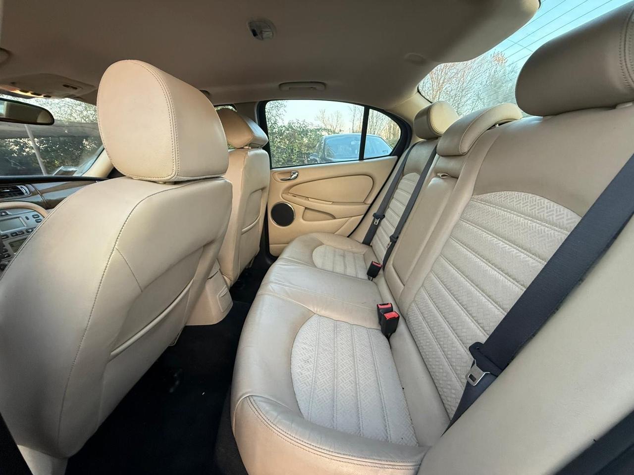 Jaguar X-Type 2.2D cat aut. Luxury cDPF