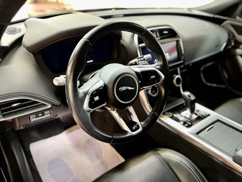 Jaguar XE 2.0 D 180 CV AWD aut. R-Dynamic S