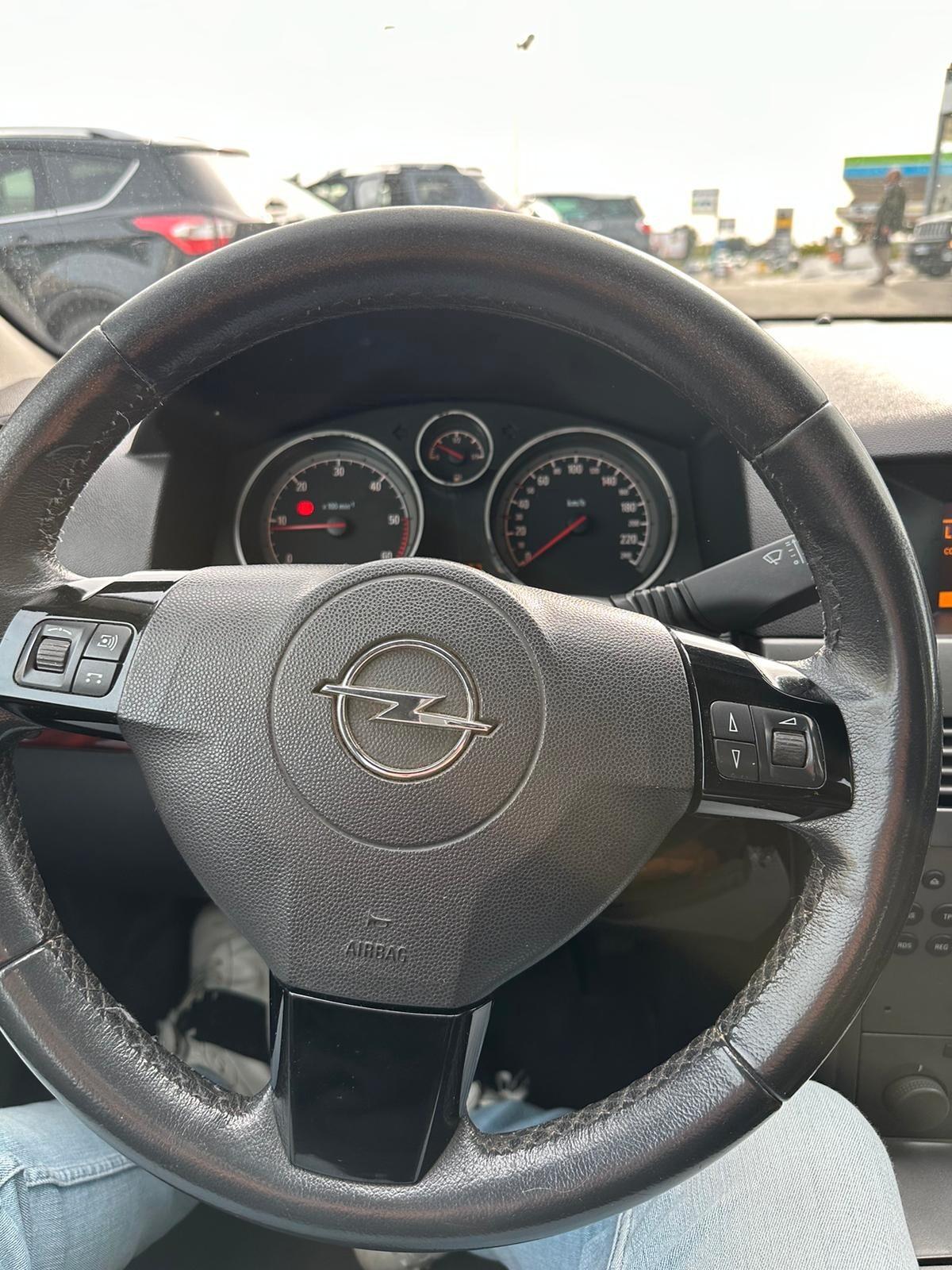 Opel Astra 1.7 CDTI 101CV 5 porte Club