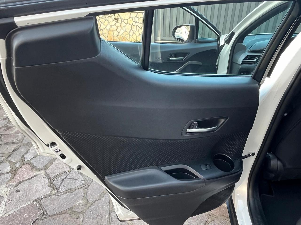 Toyota C-HR 1.8 Hybrid E-CVT Active