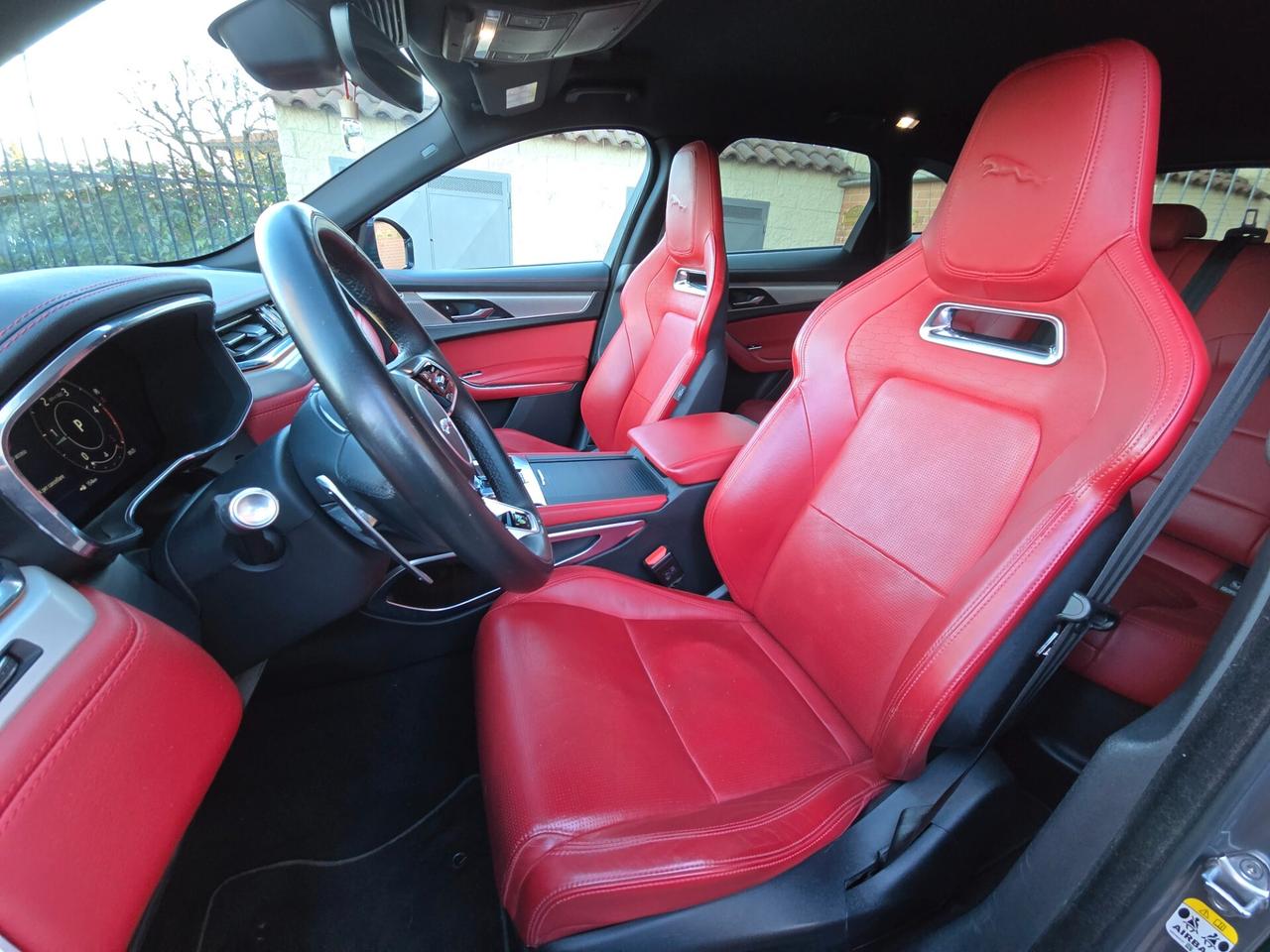 Jaguar F-Pace 2.0 D 204 CV AWD aut. R-Dynamic SE
