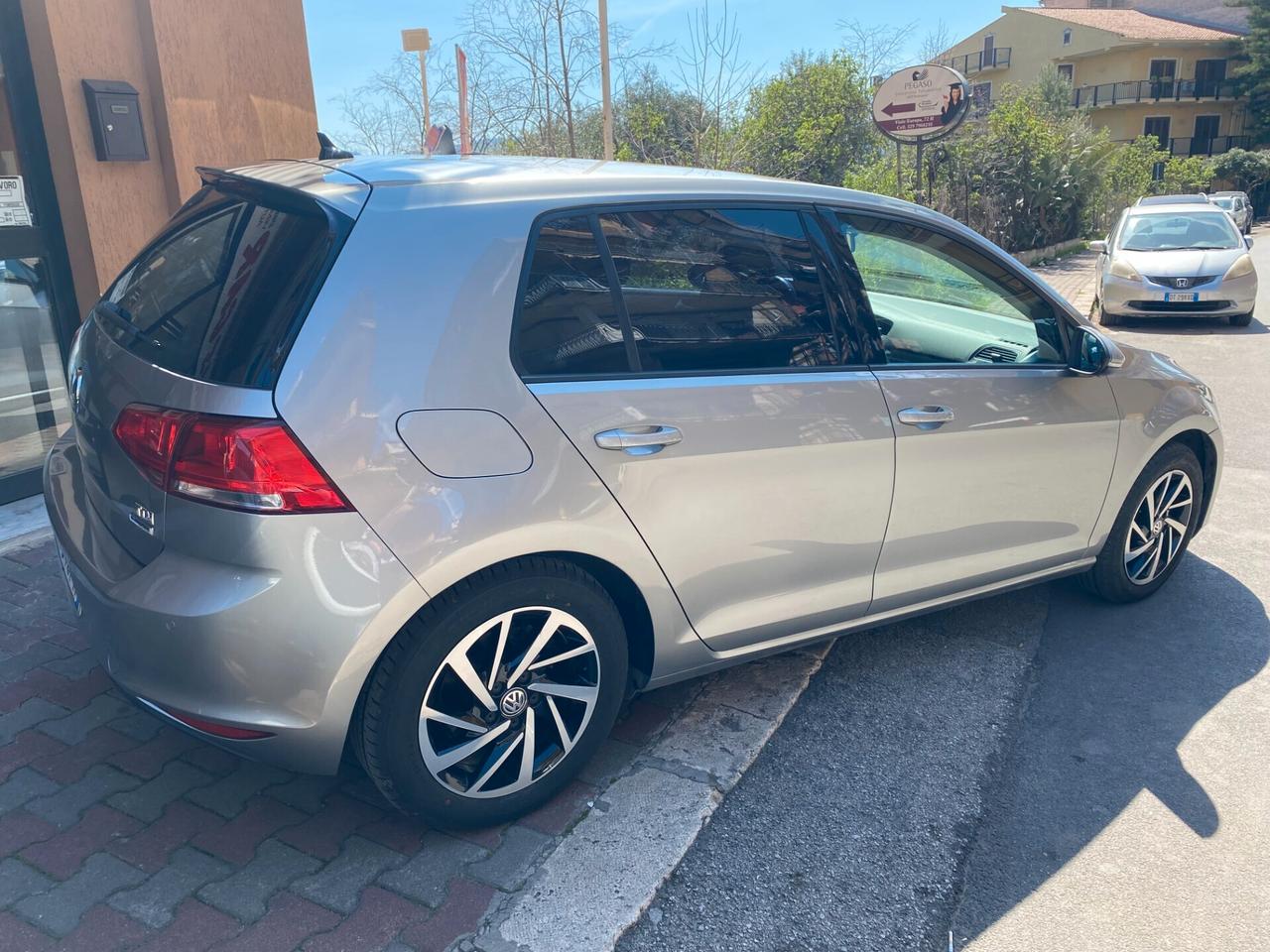 Volkswagen Golf 1.6 TDI 90 CV 5p. NEOPATENTATI