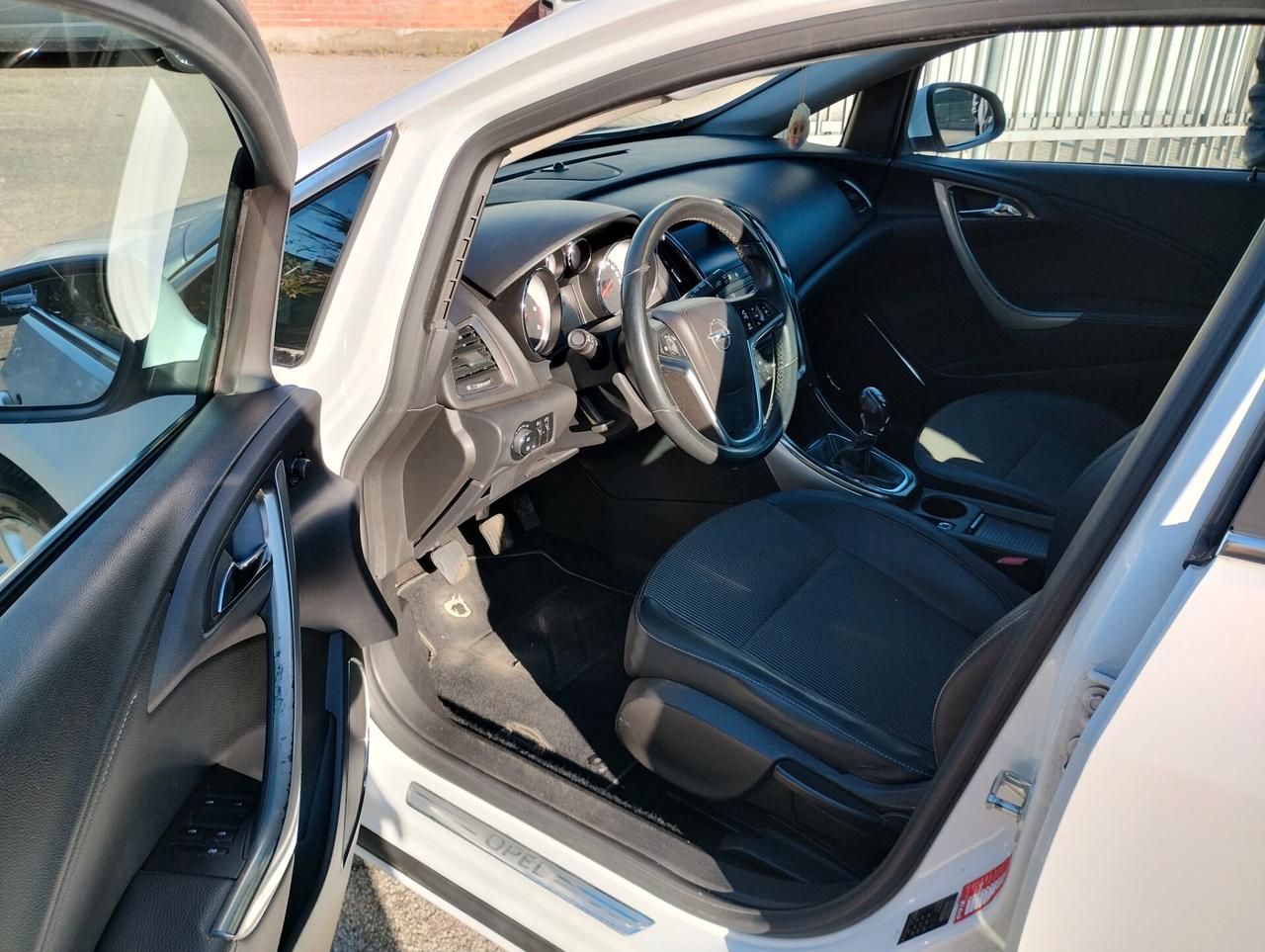 OPEL ASTRA J 1.7 CDTI 125CV Sport Tourer Cosmo 2011