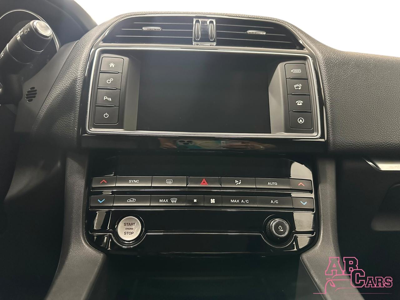 Jaguar F-Pace 2.0 D 180 CV AWD Portfolio