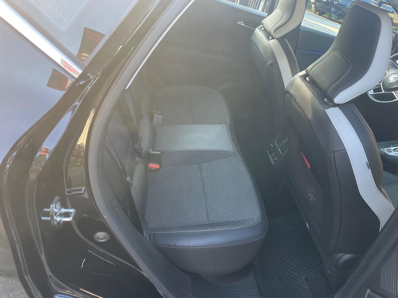 Renault Captur Plug-in Hybrid E-Tech 160 CV Intens